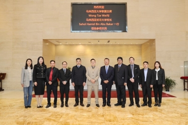 Ǵѧͬţϯö˹˶һݰQQPKֽҵнһһ˲ѵ